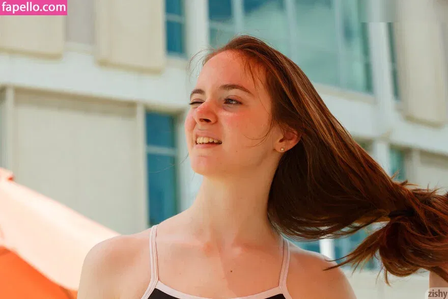 Hazel Moore Onlyfans Photo Gallery 