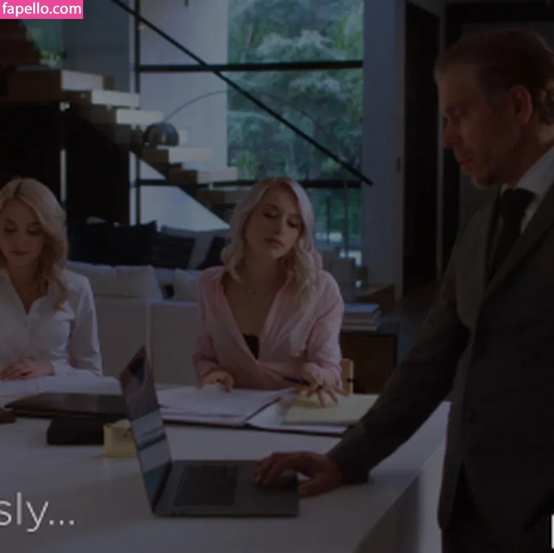 Hazel Moore Onlyfans Photo Gallery 