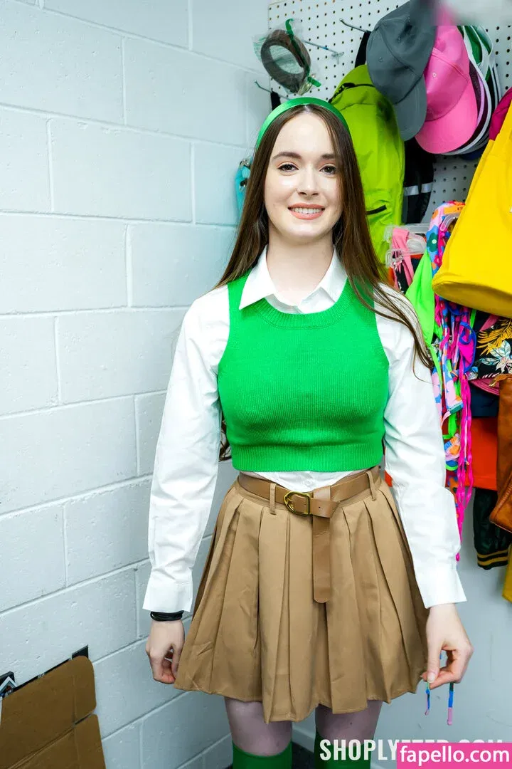 Hazel Moore Onlyfans Photo Gallery 