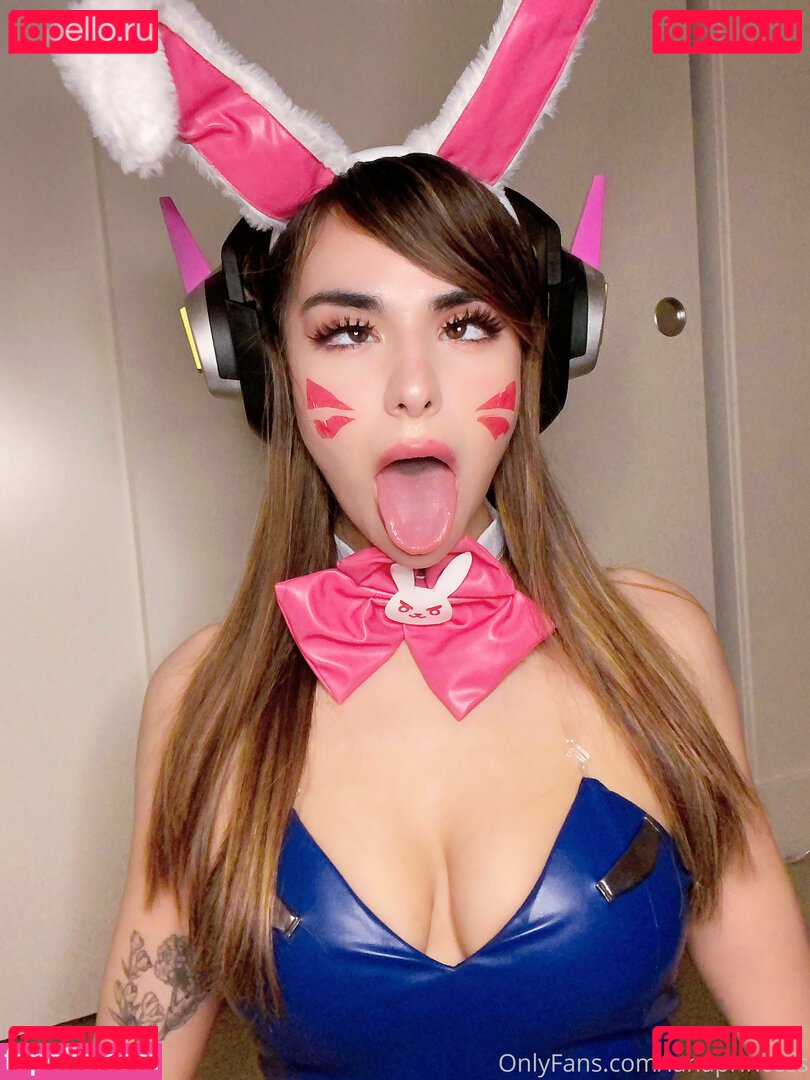 avianaviolet / avianaviolettt Onlyfans Photo Gallery 