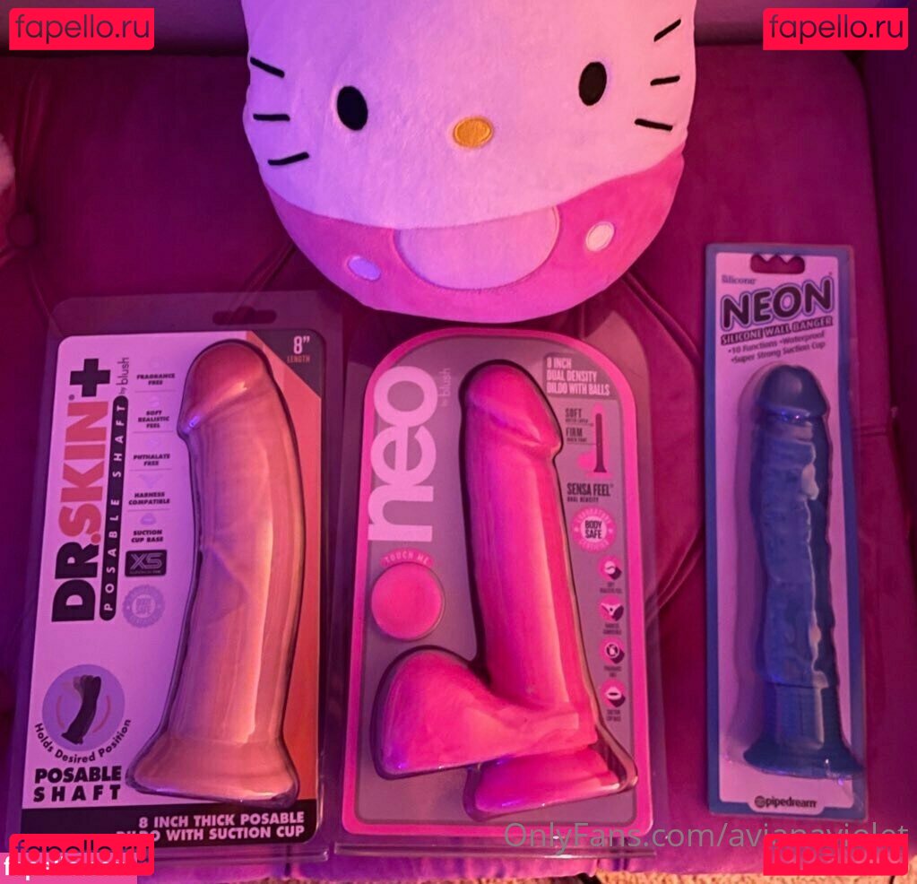 avianaviolet / avianaviolettt Onlyfans Photo Gallery 