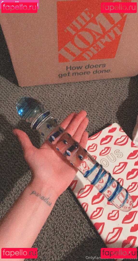 avianaviolet / avianaviolettt Onlyfans Photo Gallery 