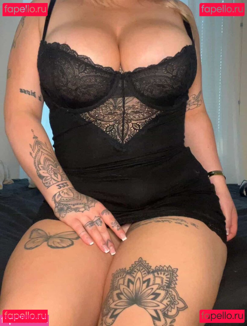 ellailonaaa / ellailonaaaa Onlyfans Photo Gallery 