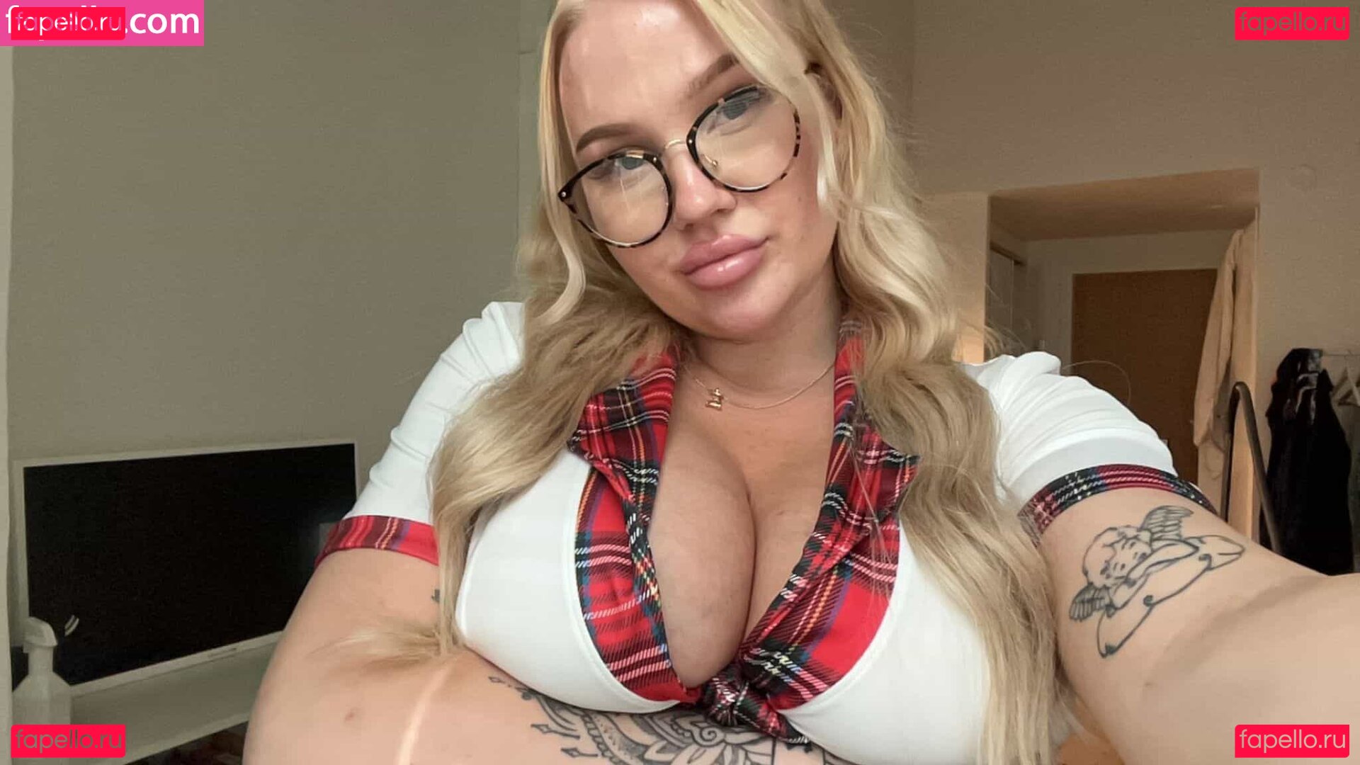 ellailonaaa / ellailonaaaa Onlyfans Photo Gallery 