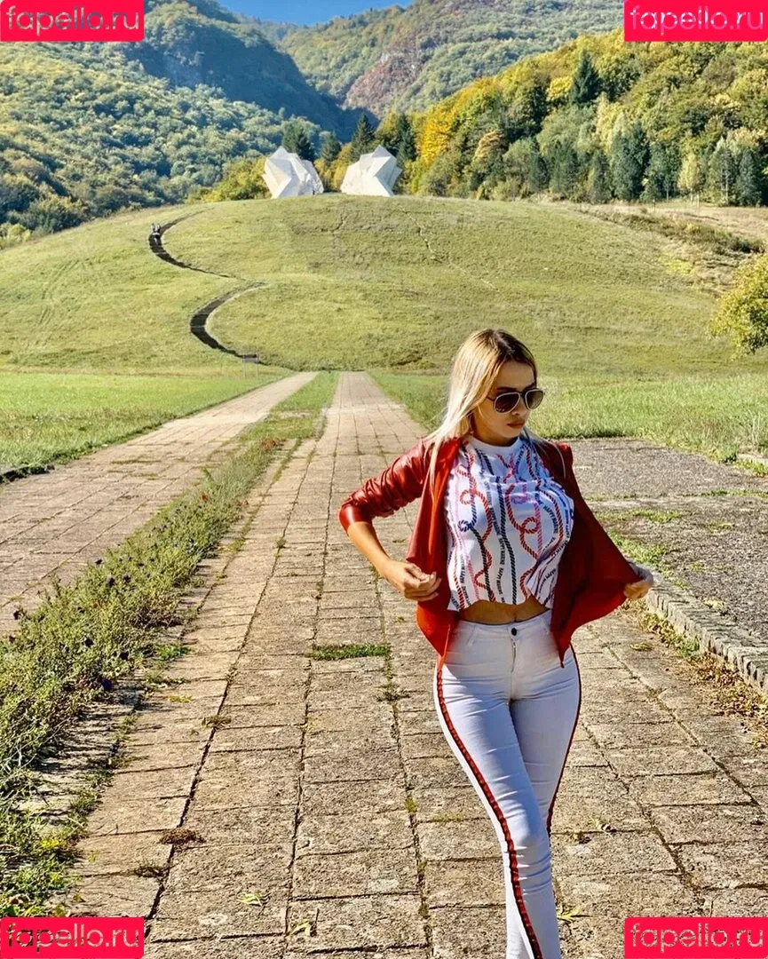 Elena Dostic Onlyfans Photo Gallery 