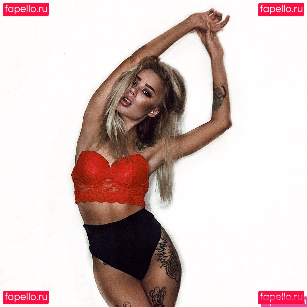 Alina Ostraya / OSTRAYA / ostrayaalien / ph_ostraya Onlyfans Photo Gallery 