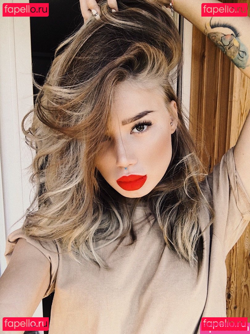 Alina Ostraya / OSTRAYA / ostrayaalien / ph_ostraya Onlyfans Photo Gallery 