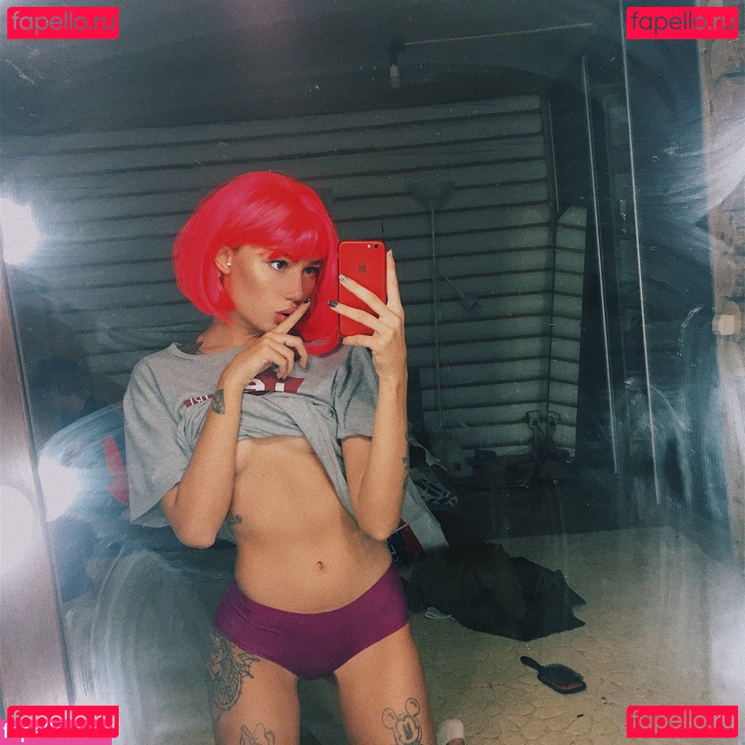 Alina Ostraya / OSTRAYA / ostrayaalien / ph_ostraya Onlyfans Photo Gallery 