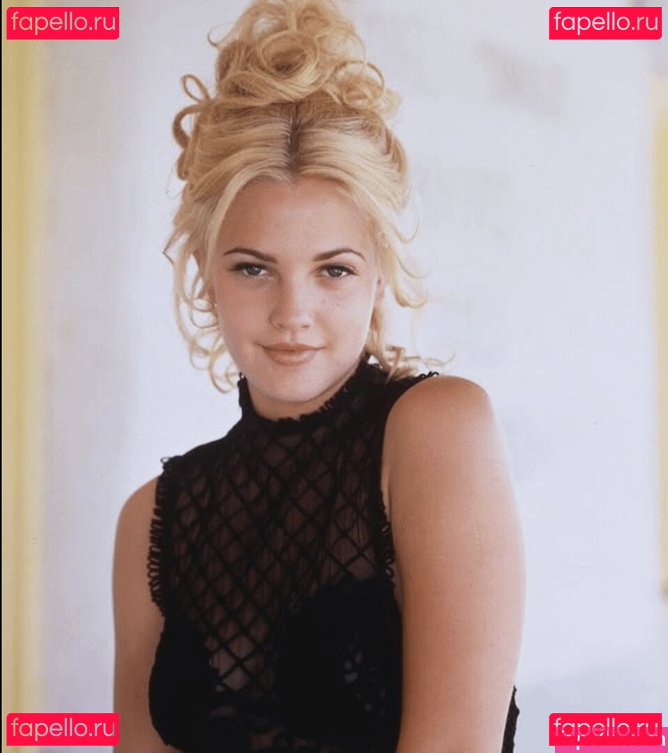 Drew Barrymore / DrewBarrymore Onlyfans Photo Gallery 
