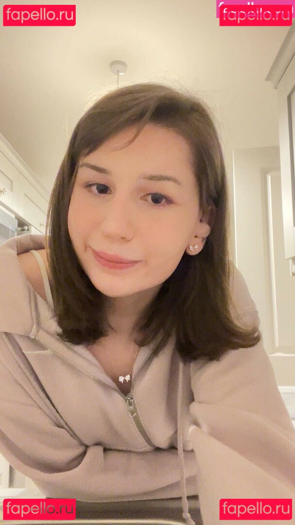 emmieevers Onlyfans Photo Gallery 