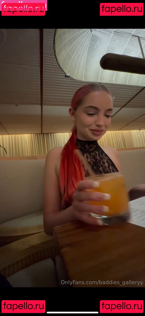 Mackenzie / elizabethh1827 / holmes_mackenziee Onlyfans Photo Gallery 