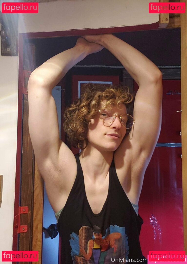 reddoodles2 / reddoodlesart / redsreferences Onlyfans Photo Gallery 