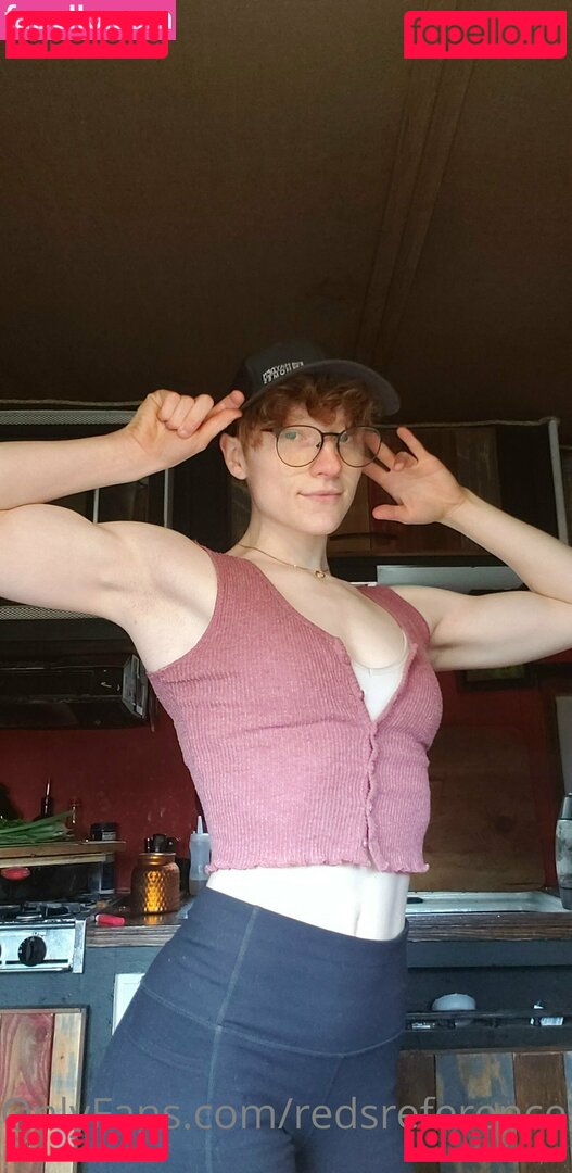 reddoodles2 / reddoodlesart / redsreferences Onlyfans Photo Gallery 