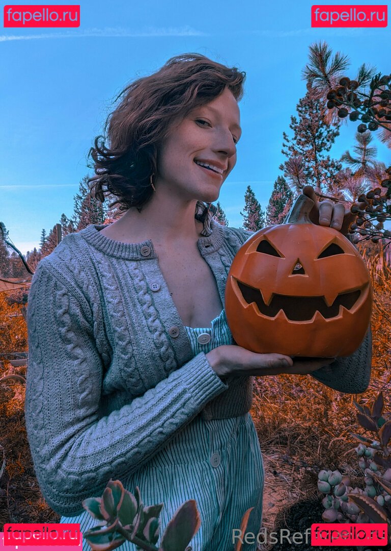 reddoodles2 / reddoodlesart / redsreferences Onlyfans Photo Gallery 