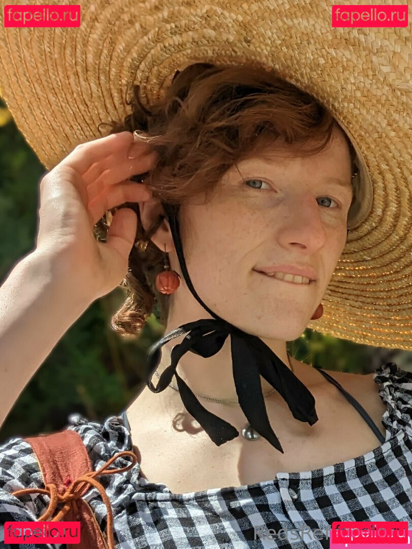 reddoodles2 / reddoodlesart / redsreferences Onlyfans Photo Gallery 