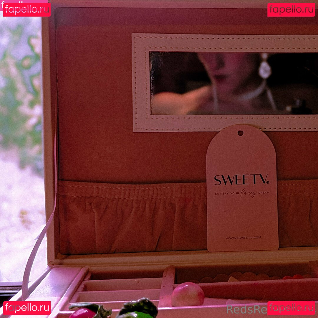 reddoodles2 / reddoodlesart / redsreferences Onlyfans Photo Gallery 