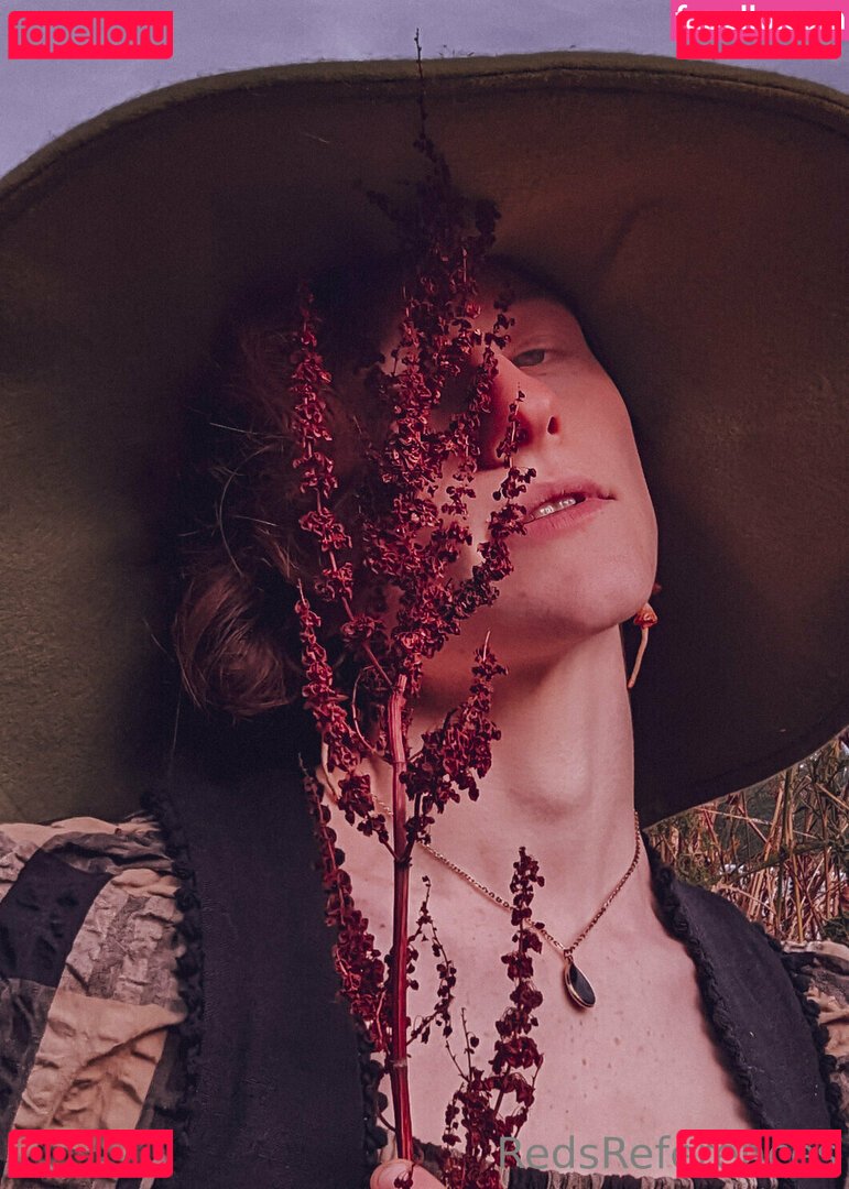 reddoodles2 / reddoodlesart / redsreferences Onlyfans Photo Gallery 