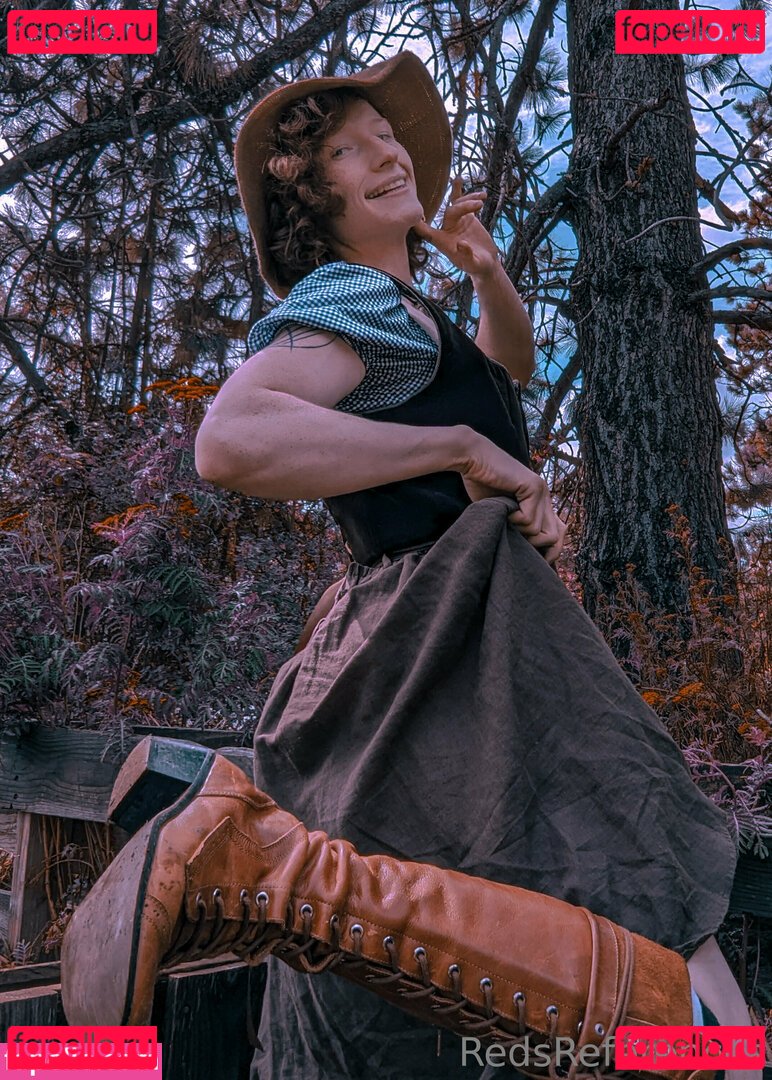 reddoodles2 / reddoodlesart / redsreferences Onlyfans Photo Gallery 