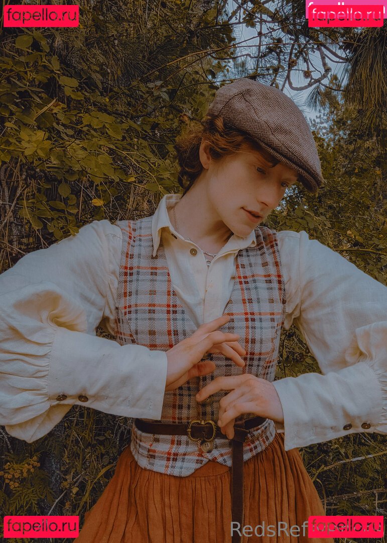 reddoodles2 / reddoodlesart / redsreferences Onlyfans Photo Gallery 