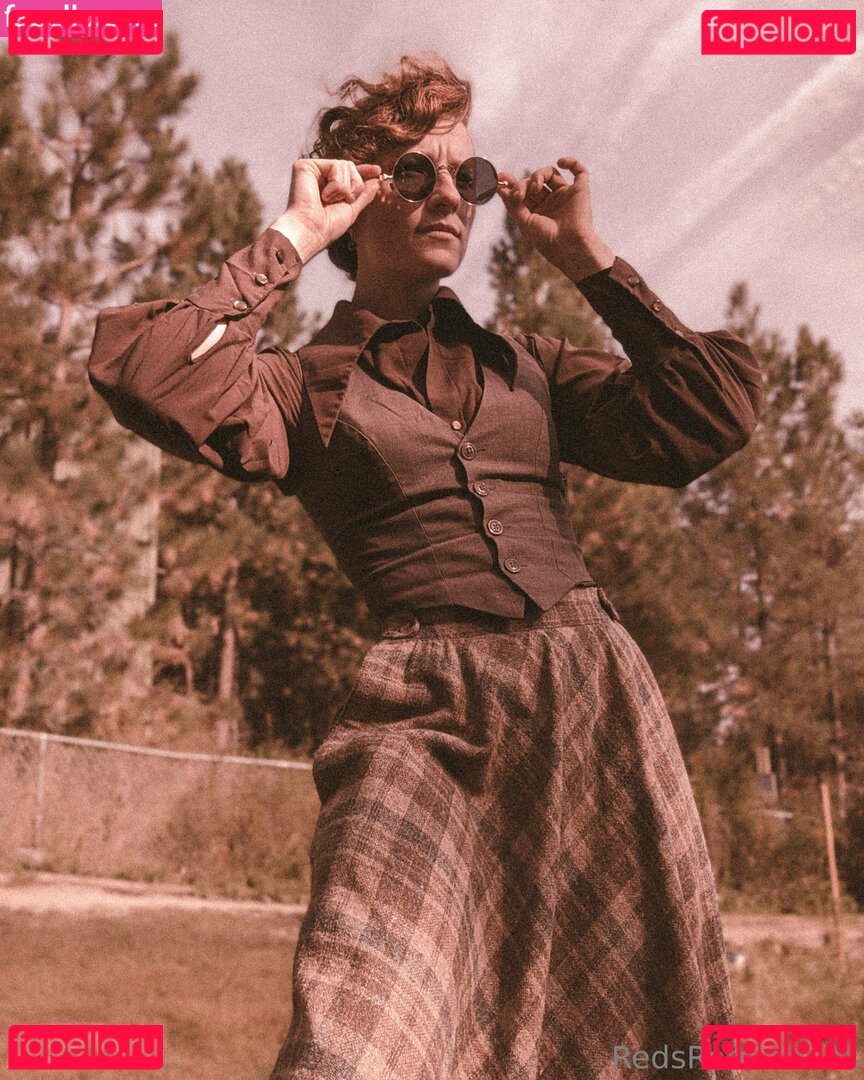 reddoodles2 / reddoodlesart / redsreferences Onlyfans Photo Gallery 