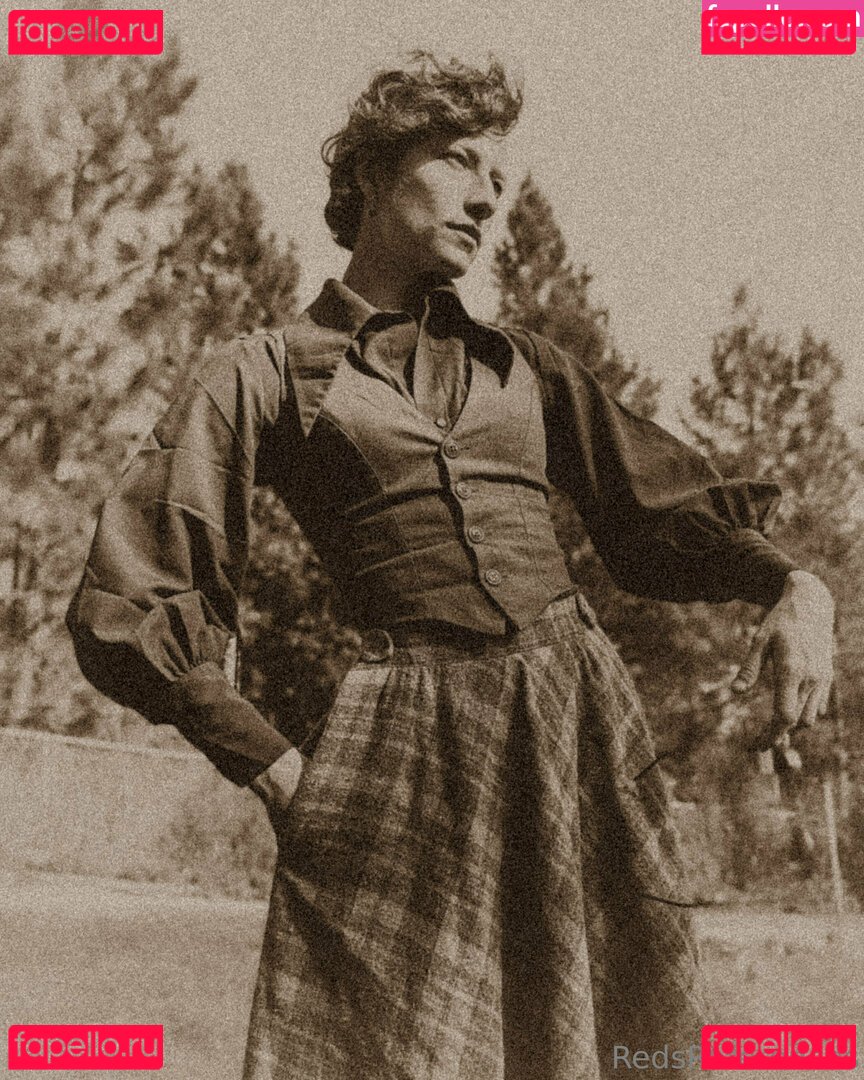 reddoodles2 / reddoodlesart / redsreferences Onlyfans Photo Gallery 