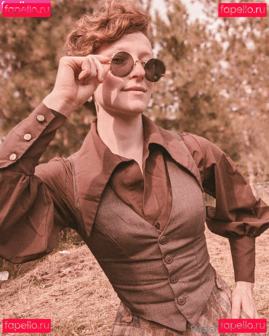 reddoodles2 / reddoodlesart / redsreferences Onlyfans Photo Gallery 