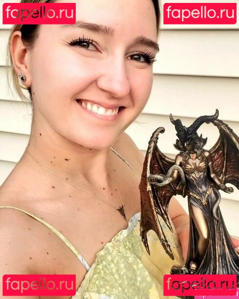 Mirandalorian / mirandahmariefree / mirandalorians Onlyfans Photo Gallery 