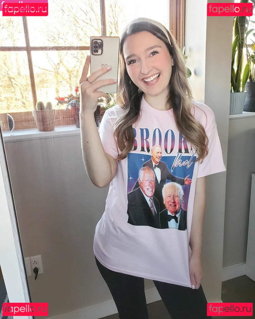 Mirandalorian / mirandahmariefree / mirandalorians Onlyfans Photo Gallery 