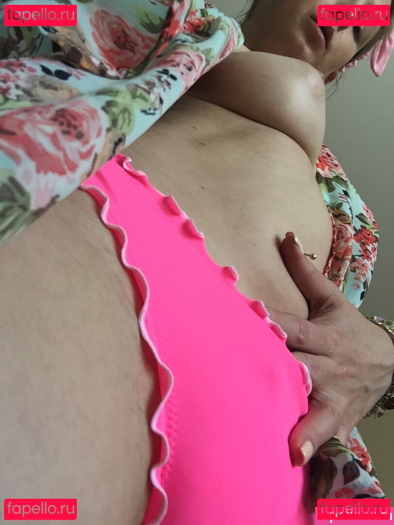 sunnylanefree / sunnylanelive Onlyfans Photo Gallery 