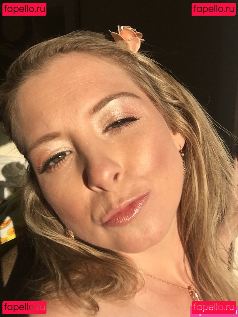 sunnylanefree / sunnylanelive Onlyfans Photo Gallery 