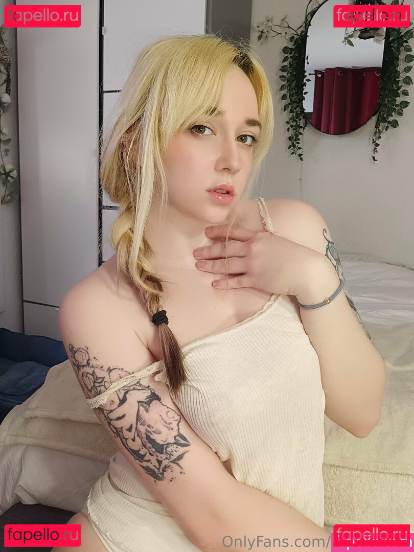 Heniasama Onlyfans Photo Gallery 