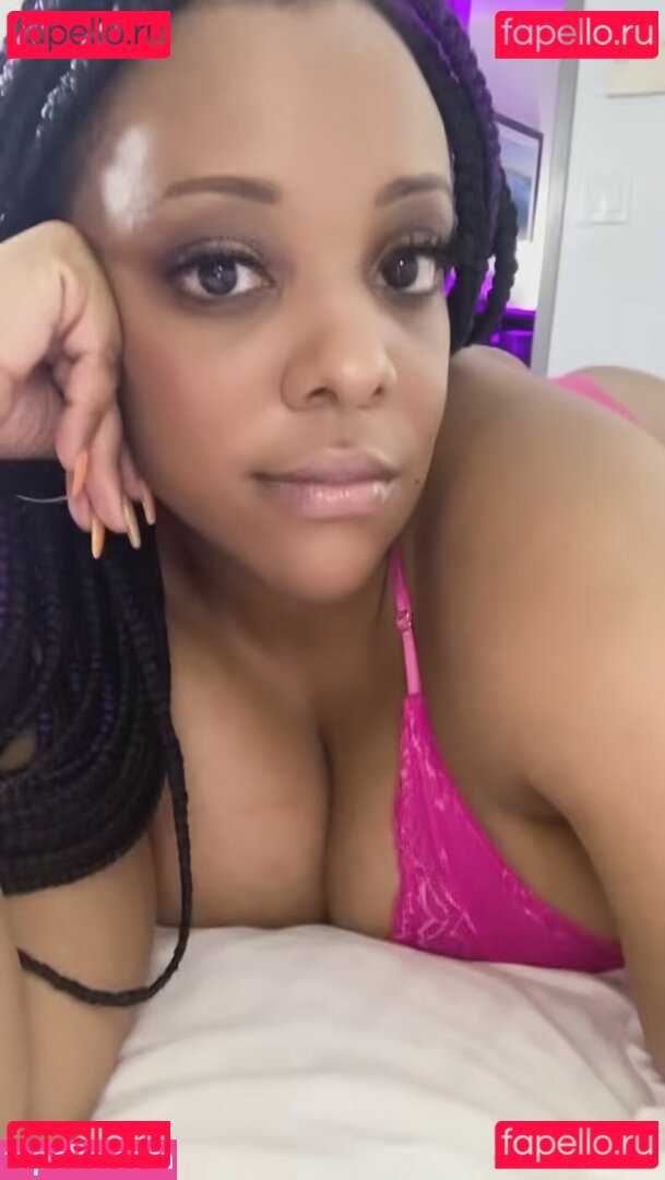 KRISTIMAXX / kristi.maxx Onlyfans Photo Gallery 