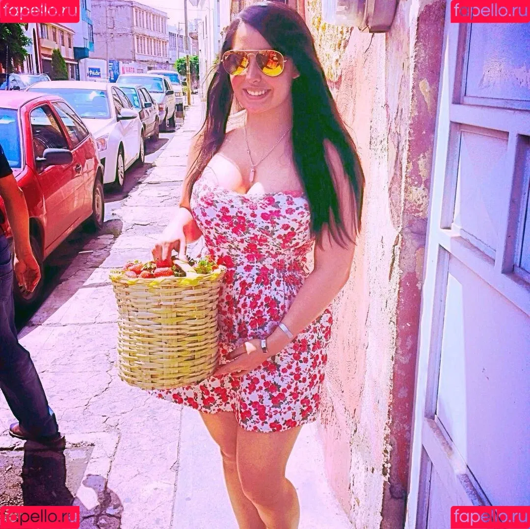 Jezz Angeles Onlyfans Photo Gallery 