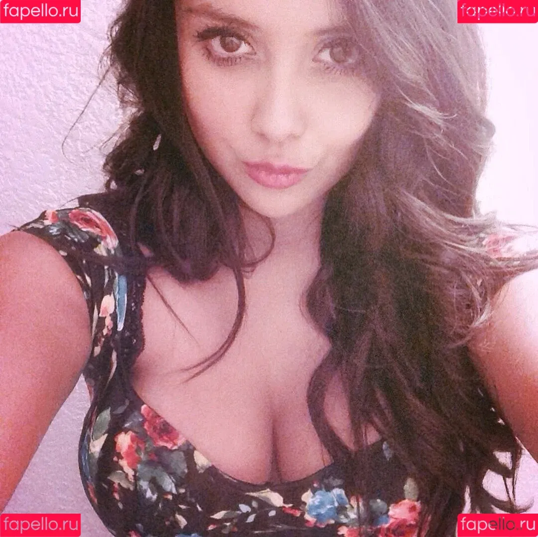 Jezz Angeles Onlyfans Photo Gallery 