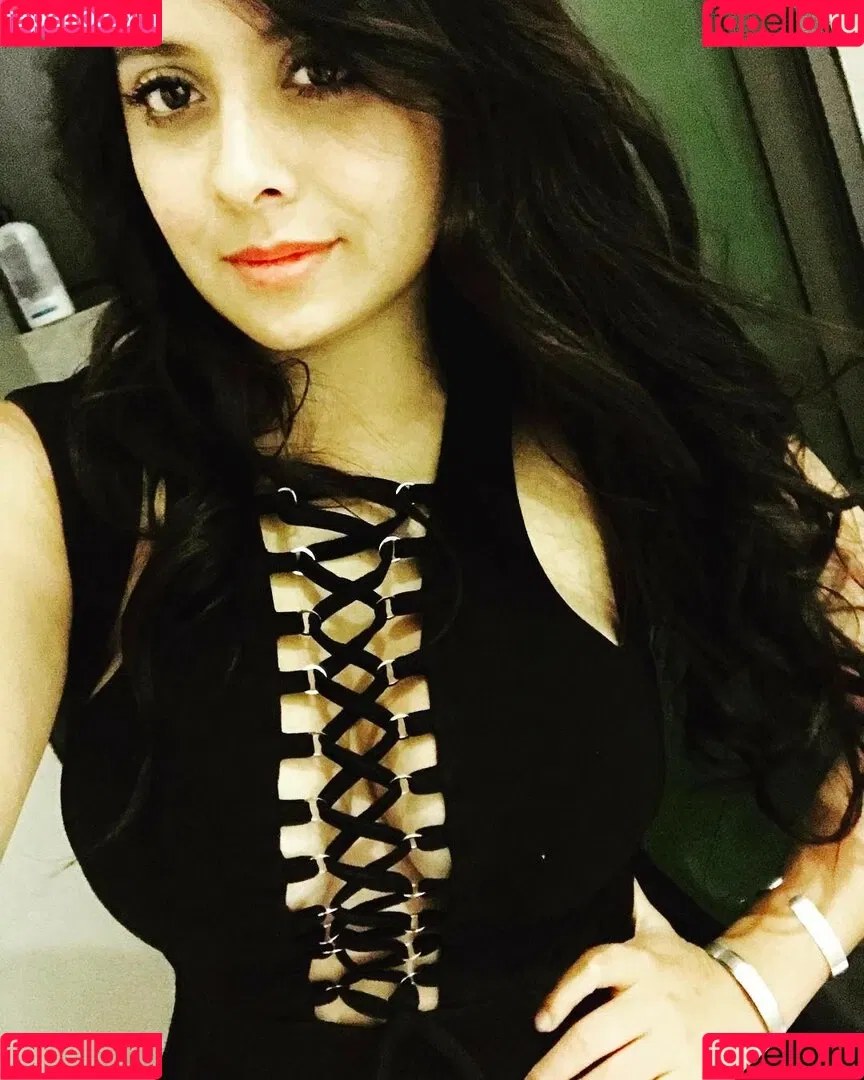 Jezz Angeles Onlyfans Photo Gallery 