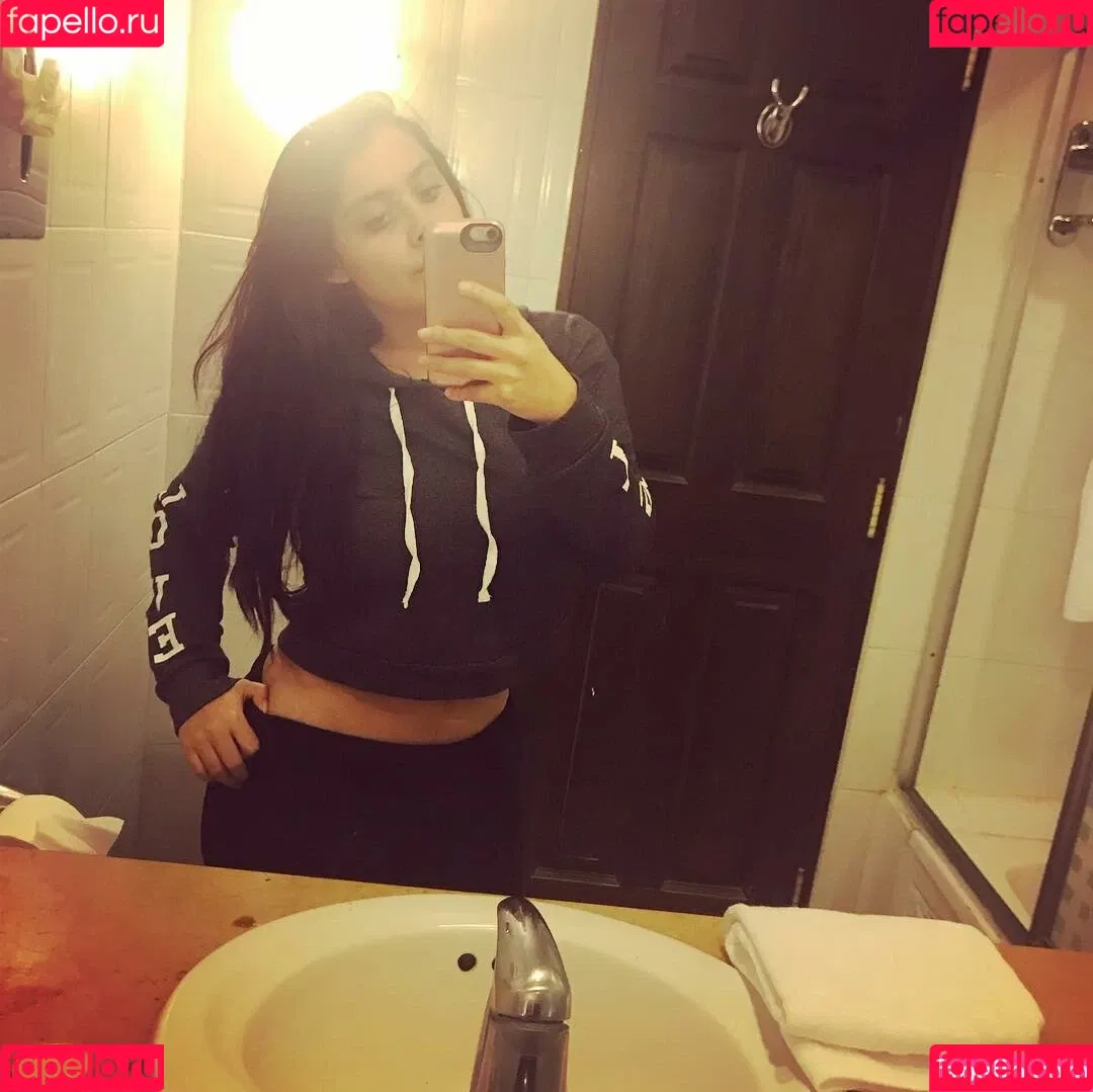 Jezz Angeles Onlyfans Photo Gallery 