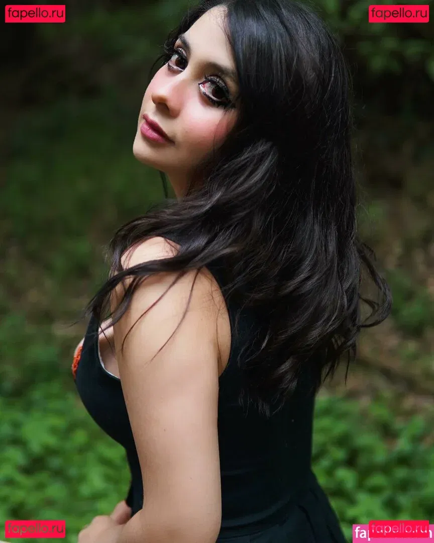 Jezz Angeles Onlyfans Photo Gallery 