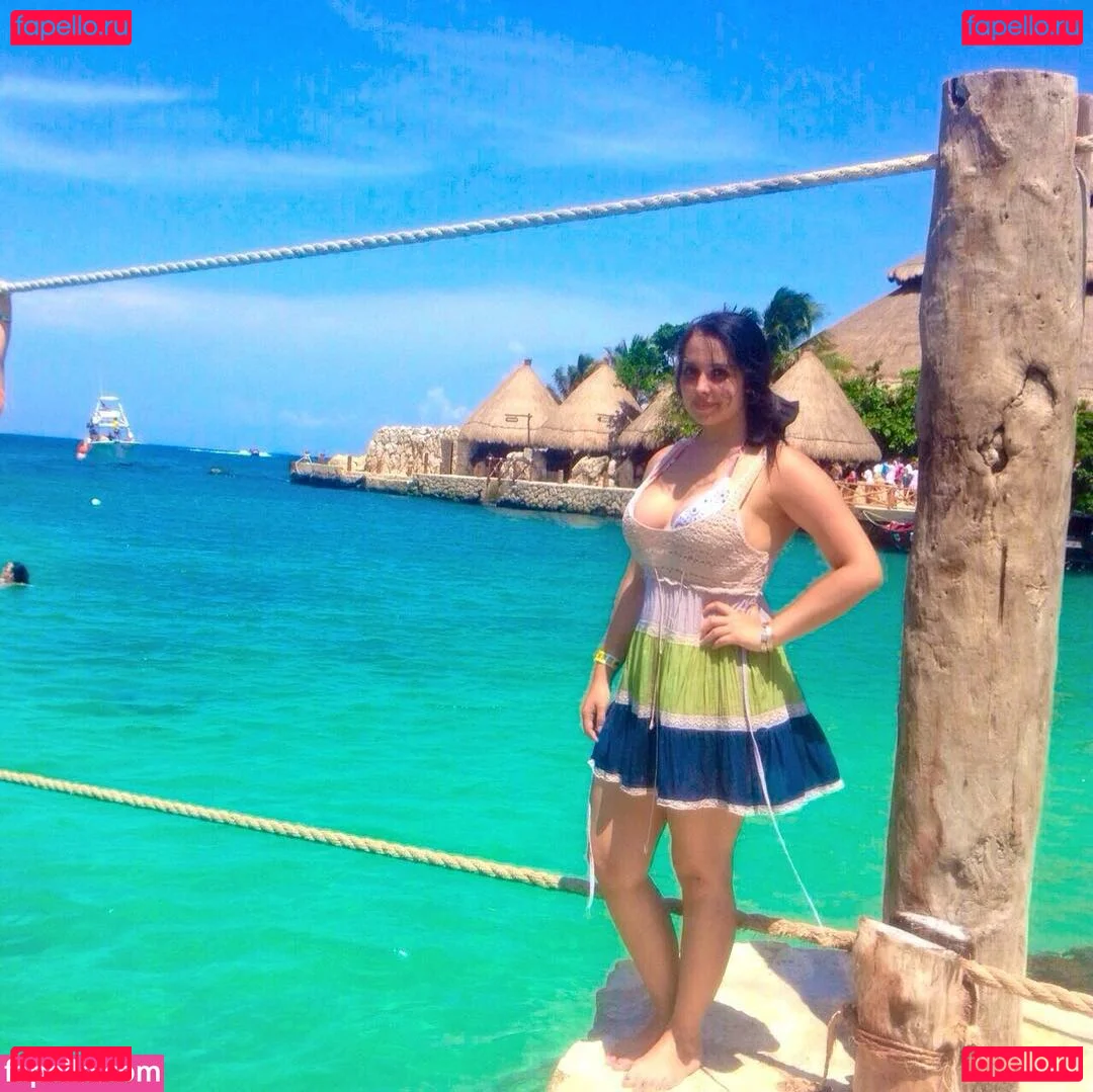 Jezz Angeles Onlyfans Photo Gallery 