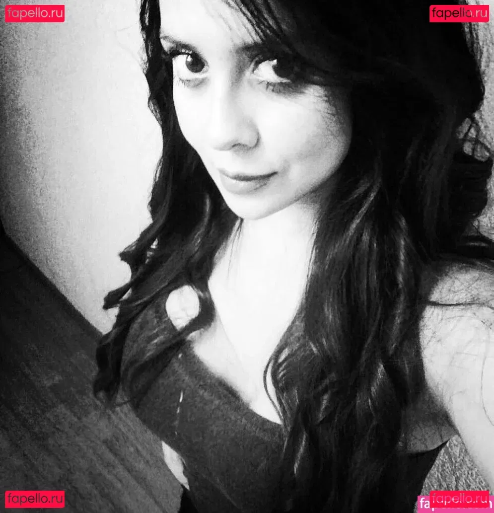 Jezz Angeles Onlyfans Photo Gallery 