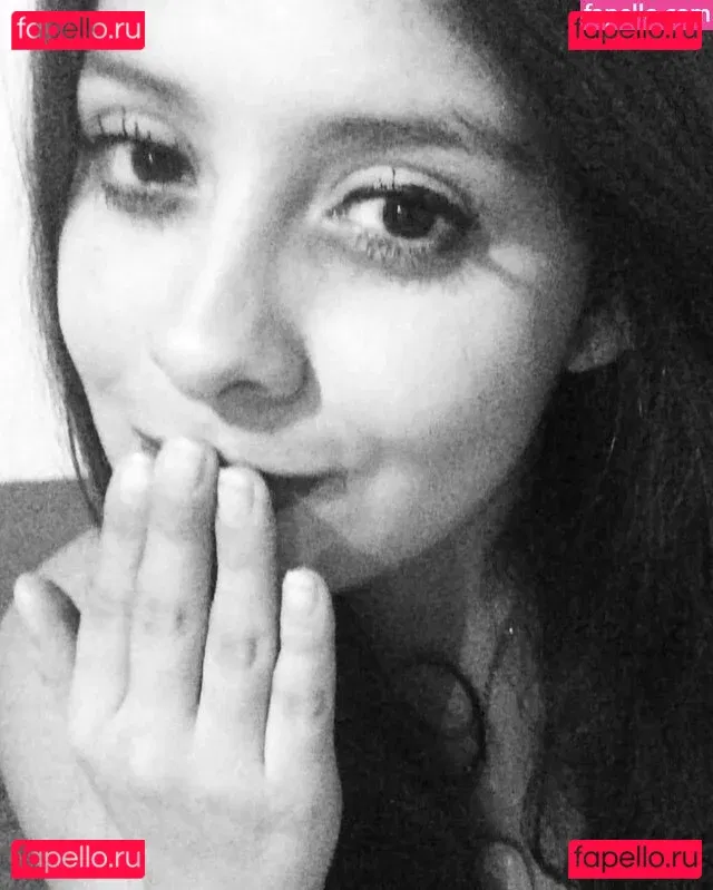 Jezz Angeles Onlyfans Photo Gallery 