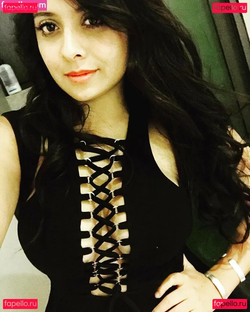 Jezz Angeles Onlyfans Photo Gallery 