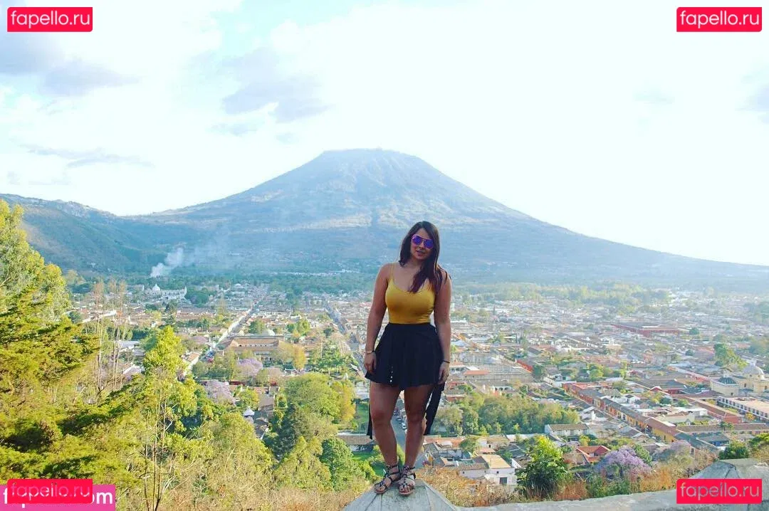 Jezz Angeles Onlyfans Photo Gallery 