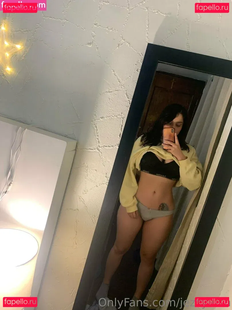 Jezz Angeles Onlyfans Photo Gallery 