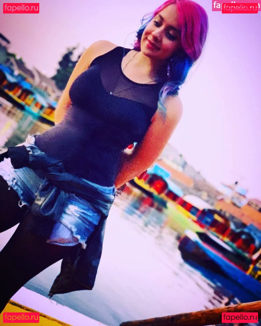 Jezz Angeles Onlyfans Photo Gallery 