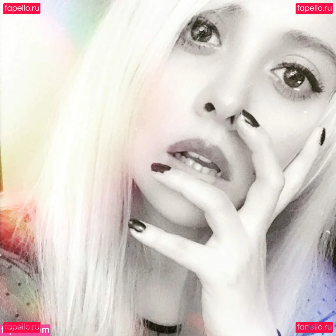 Jezz Angeles Onlyfans Photo Gallery 