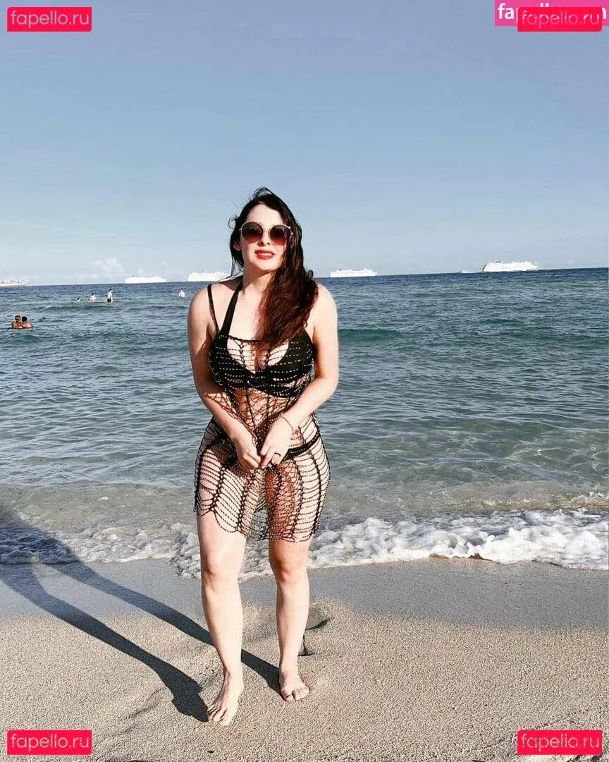 Jezz Angeles Onlyfans Photo Gallery 