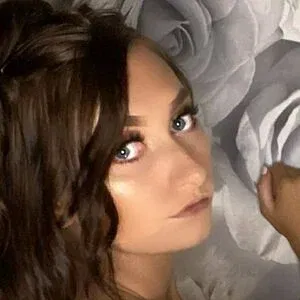 moremikimark Onlyfans Photo Gallery 