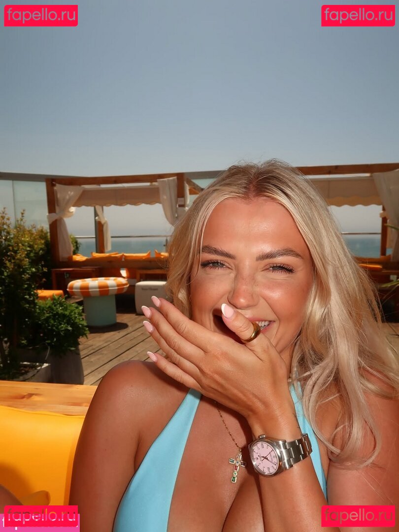 Corrie / Lucy Fallon / lucyfallonx / lufallon Onlyfans Photo Gallery 