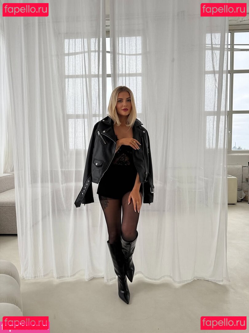 Corrie / Lucy Fallon / lucyfallonx / lufallon Onlyfans Photo Gallery 