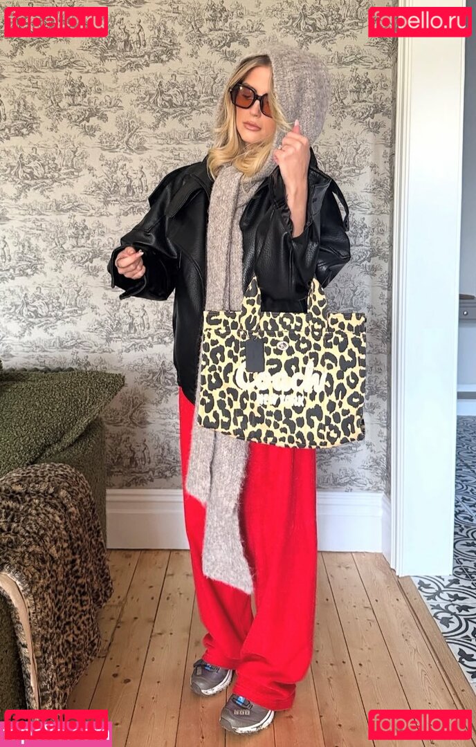 Corrie / Lucy Fallon / lucyfallonx / lufallon Onlyfans Photo Gallery 